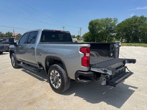Used 2024 Chevrolet Silverado 2500 Custom w/ Custom Value Package AWD/4WD image 4