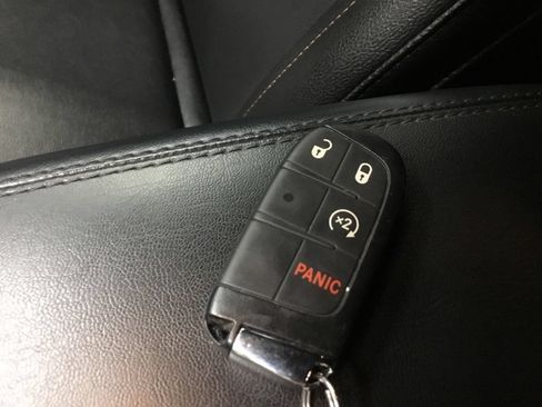 Used 2024 Jeep Compass Latitude AWD/4WD image 10