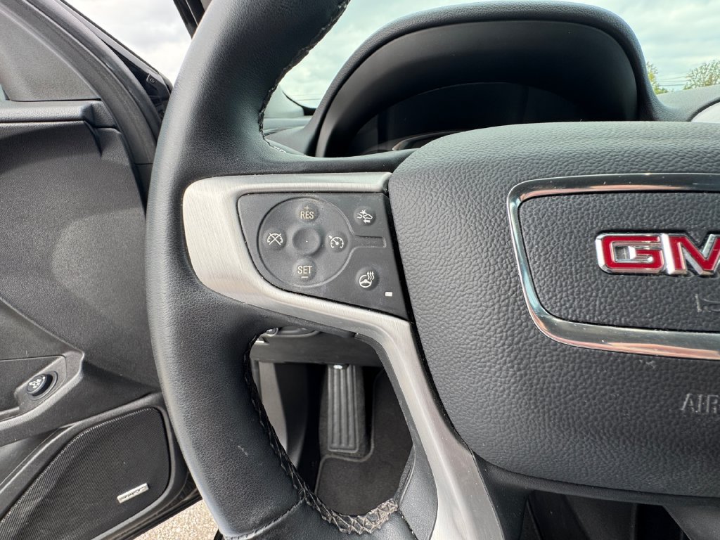 Used 2024 GMC Terrain SLT AWD/4WD image 22