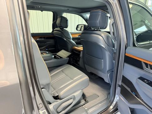 Used 2022 Jeep Grand Wagoneer Series II w/ Convenience Group III AWD/4WD image 27