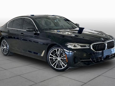 Used 2022 BMW 530i w/ Premium Package RWD image 2