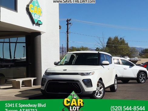 Used 2020 Kia Soul S FWD image 1