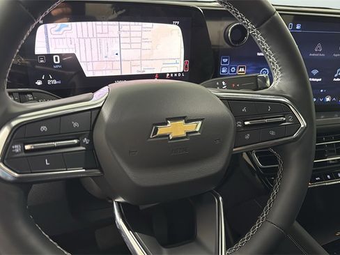Used 2024 Chevrolet Traverse LT image 22
