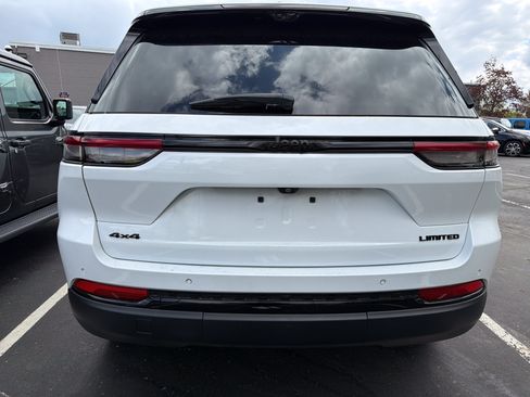 Certified 2023 Jeep Grand Cherokee Limited w/ Luxury Tech Group II AWD/4WD image 6