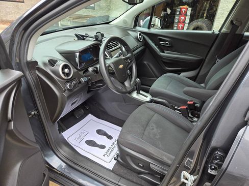 Used 2016 Chevrolet Trax LS AWD/4WD image 9