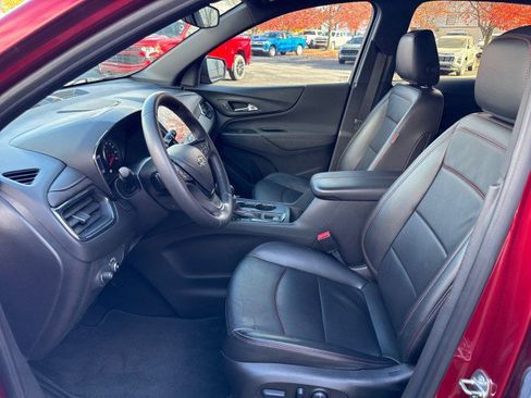 Used 2022 Chevrolet Equinox RS w/ RS Leather Package image 17