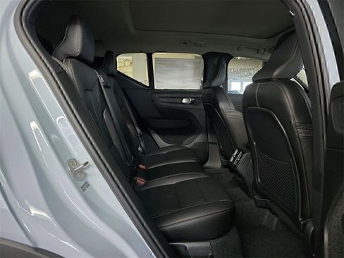 New 2026 Volvo XC40 B5 Ultra w/ Climate Package image 12