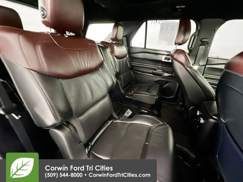 Used 2020 Ford Explorer Platinum image 17