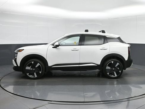 Used 2025 Nissan Kicks SR FWD image 4