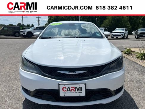 Used 2015 Chrysler 200 Limited FWD image 2