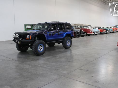 Used 1999 Jeep Cherokee Classic image 2