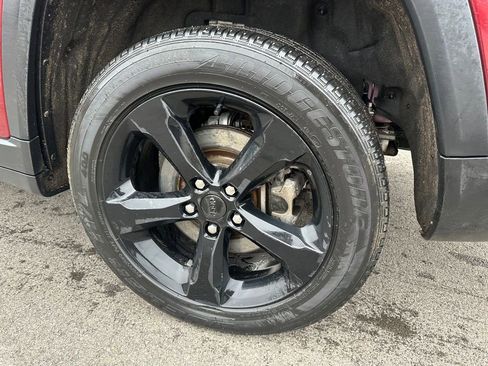 Used 2023 Jeep Grand Cherokee L Laredo image 20