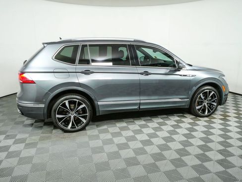 Used 2022 Volkswagen Tiguan SEL R-Line AWD/4WD image 2