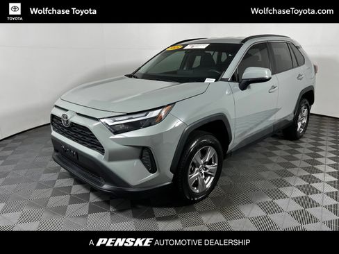 Certified 2022 Toyota RAV4 XLE FWD image 1