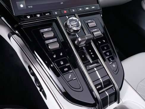 New 2026 Aston Martin V8 Vantage S image 31