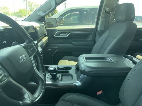 Used 2022 Chevrolet Silverado 1500 RST AWD/4WD image 4