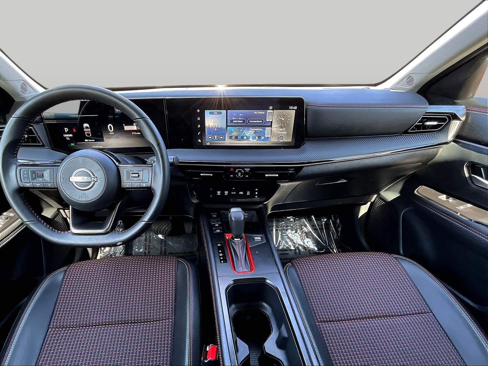 Certified 2025 Nissan Kicks SR FWD image 10