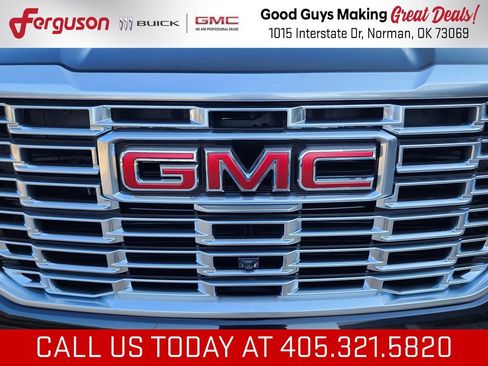 New 2026 GMC Yukon Denali w/ Denali Reserve Package AWD/4WD image 9