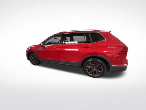Certified 2023 Volkswagen Tiguan SE w/ Panoramic Sunroof Package FWD image 7