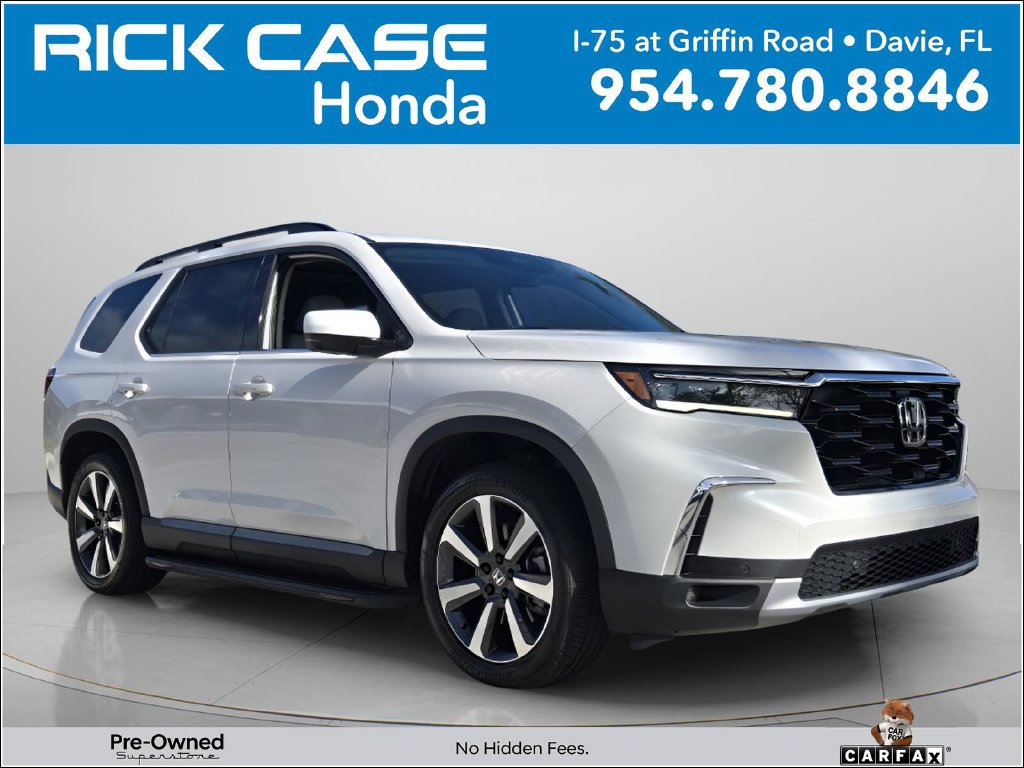 Used 2024 Honda Pilot Touring image 1