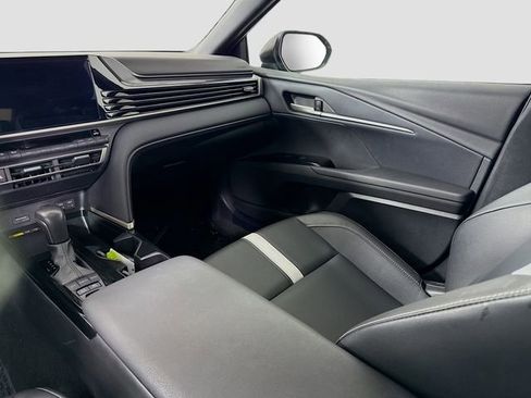 Certified 2025 Toyota Camry SE image 21