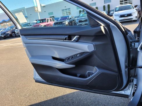 Used 2020 Honda Accord EX image 16