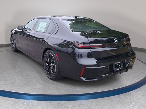New 2026 BMW 740i RWD image 7