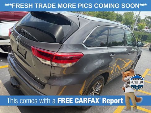 Used 2017 Toyota Highlander XLE AWD/4WD image 4