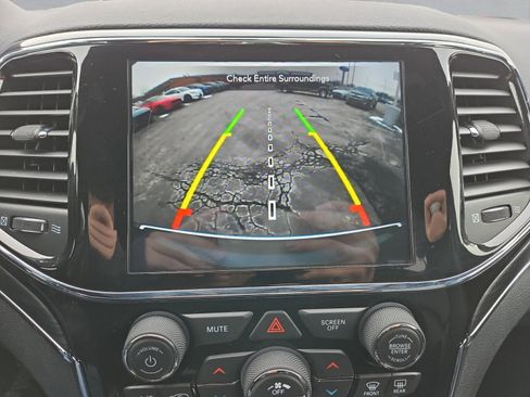 Used 2020 Jeep Grand Cherokee Limited image 19