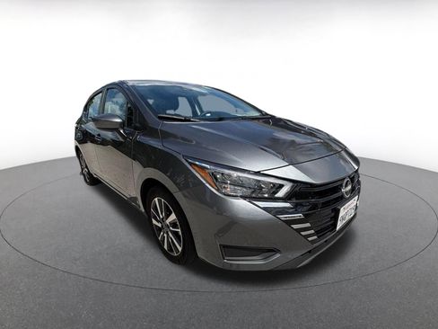 Used 2025 Nissan Versa SV FWD image 2