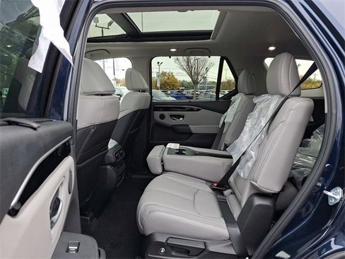 New 2025 Honda Pilot Touring image 8