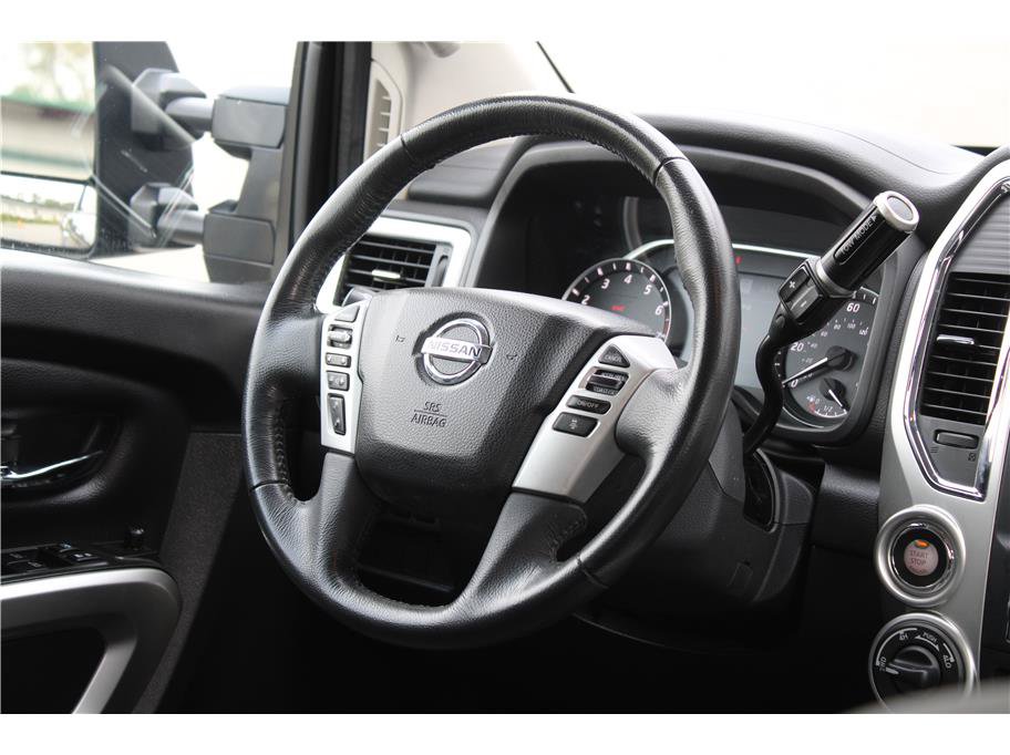 Used 2021 Nissan Titan SV w/ SV Convenience Package AWD/4WD image 16
