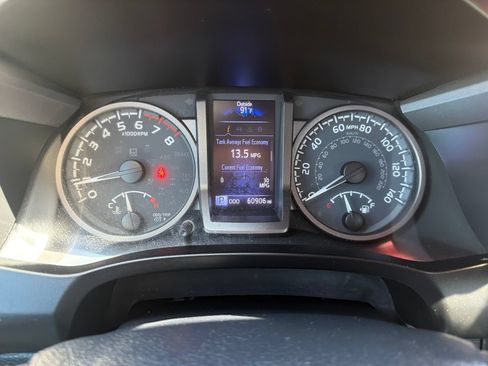 Used 2020 Toyota Tacoma TRD Sport RWD image 11