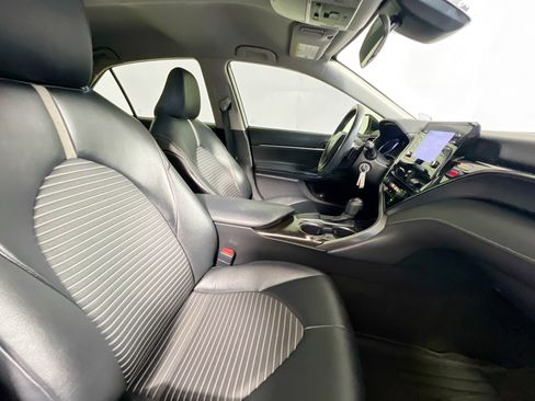 Used 2021 Toyota Camry SE image 30