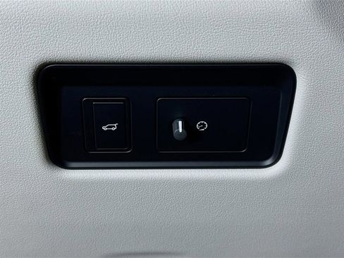 New 2026 Jaguar F-PACE R-Dynamic S image 10