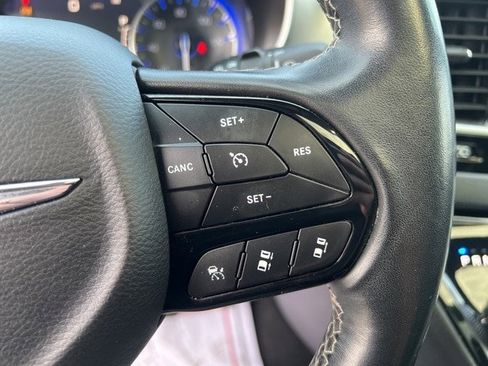 Certified 2019 Chrysler Pacifica Touring-L Plus w/ Advanced Safetytec Group image 19