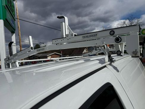 Used 2018 Chevrolet Express 2500 image 17