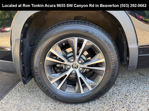Used 2016 Toyota Highlander XLE AWD/4WD image 10