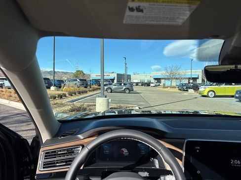 New 2026 Volkswagen Atlas SE image 13