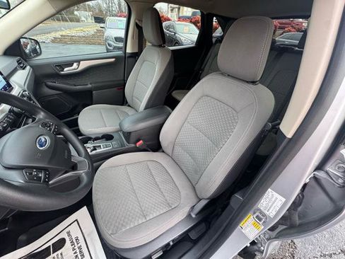 Used 2020 Ford Escape SE image 10