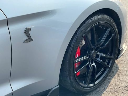 Used 2020 Ford Mustang Shelby GT500 w/ Technology Package RWD image 6