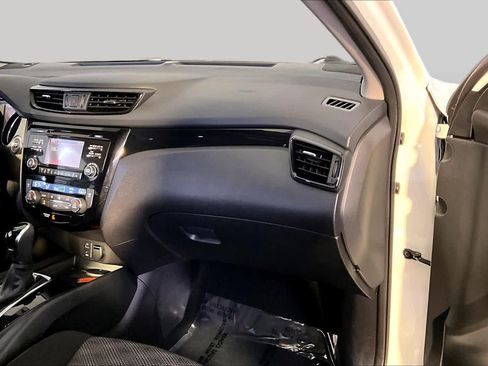 Used 2017 Nissan Rogue Sport SV AWD/4WD image 19