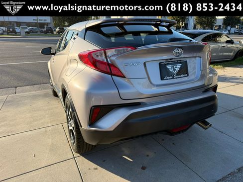 Used 2018 Toyota C-HR XLE image 5