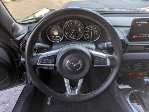 Used 2021 MAZDA MX-5 Miata RF Club RWD image 15