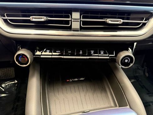 New 2026 Chevrolet Equinox EV LT image 38