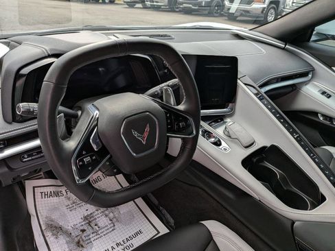 Used 2023 Chevrolet Corvette Stingray 2dr Coupe w/2LT image 11