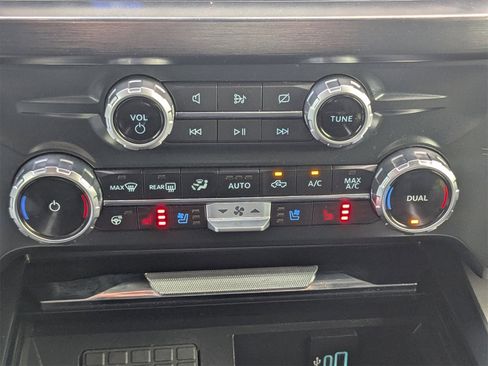 Used 2023 Ford F250 Lariat w/ Lariat Ultimate Package image 24