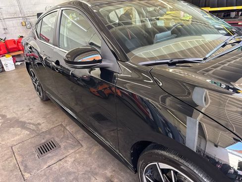 Certified 2025 Nissan Sentra SR FWD image 6