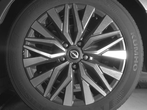 Used 2025 Nissan Altima 2.5 SV FWD image 14