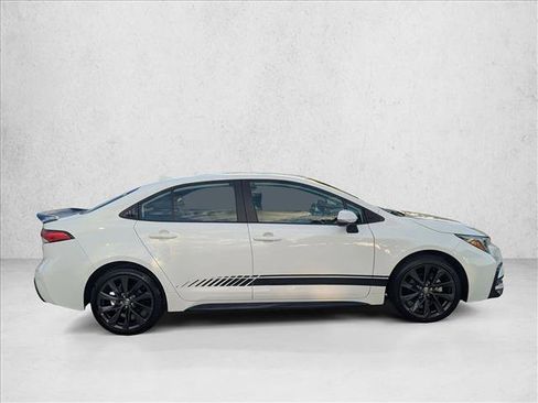 Used 2024 Toyota Corolla SE FWD image 4
